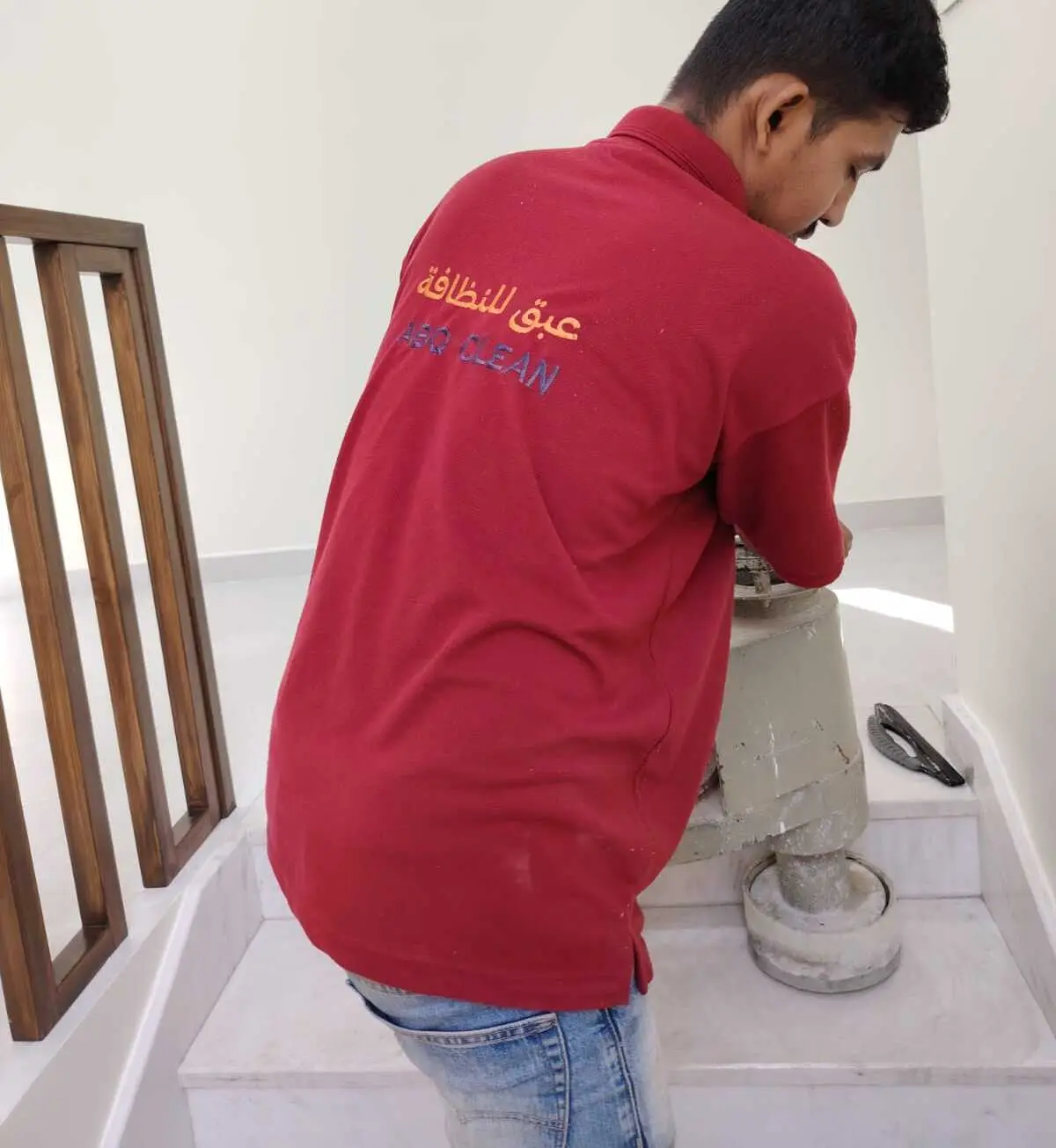 تلميع درج رخام بالكريستال والألماس بالماكينة